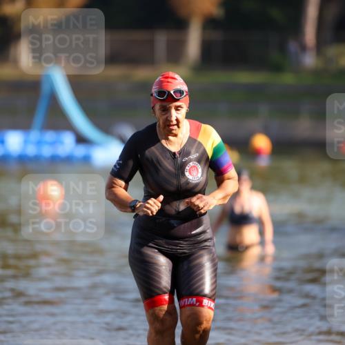08.09.2024 - Stadtparktriathlon Michael Strokosch http://msf.ph/oto/7028815 08.09.2024 10:17:12 Schwimmen 329, 362 meine-sportfotos.de