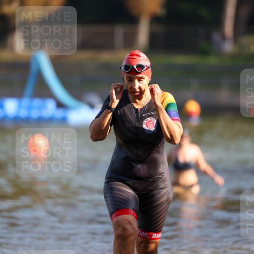 08.09.2024 - Stadtparktriathlon Michael Strokosch http://msf.ph/oto/7028823 08.09.2024 10:17:12 Schwimmen 329, 362 meine-sportfotos.de