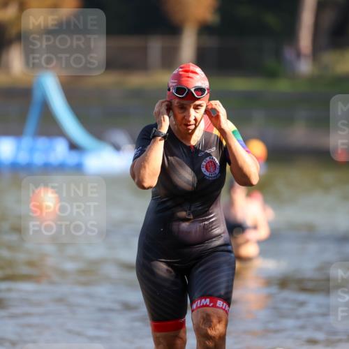 08.09.2024 - Stadtparktriathlon Michael Strokosch http://msf.ph/oto/7028826 08.09.2024 10:17:13 Schwimmen 329, 362 meine-sportfotos.de