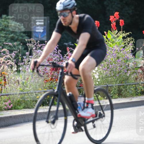 08.09.2024 - Stadtparktriathlon Zöllner http://msf.ph/oto/7028835 08.09.2024 11:04:29 Radfahren 375, 414, 438, 454, 457, 480, 483, 504 meine-sportfotos.de