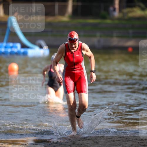 08.09.2024 - Stadtparktriathlon Michael Strokosch http://msf.ph/oto/7028878 08.09.2024 10:17:38 Schwimmen 327, 364 meine-sportfotos.de