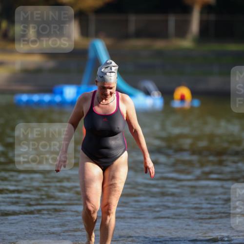 08.09.2024 - Stadtparktriathlon Michael Strokosch http://msf.ph/oto/7028931 08.09.2024 10:17:46 Schwimmen 327 meine-sportfotos.de