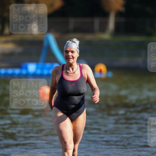 08.09.2024 - Stadtparktriathlon Michael Strokosch http://msf.ph/oto/7028934 08.09.2024 10:17:47 Schwimmen 327 meine-sportfotos.de