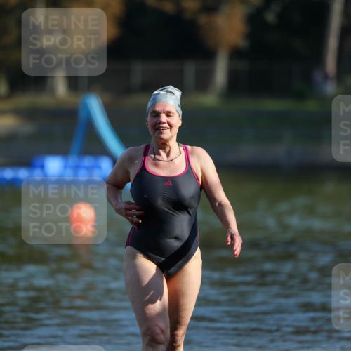 08.09.2024 - Stadtparktriathlon Michael Strokosch http://msf.ph/oto/7028940 08.09.2024 10:17:48 Schwimmen 327 meine-sportfotos.de