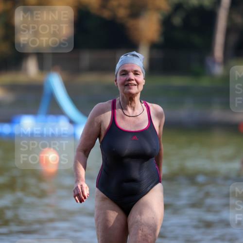 08.09.2024 - Stadtparktriathlon Michael Strokosch http://msf.ph/oto/7028951 08.09.2024 10:17:49 Schwimmen 327 meine-sportfotos.de