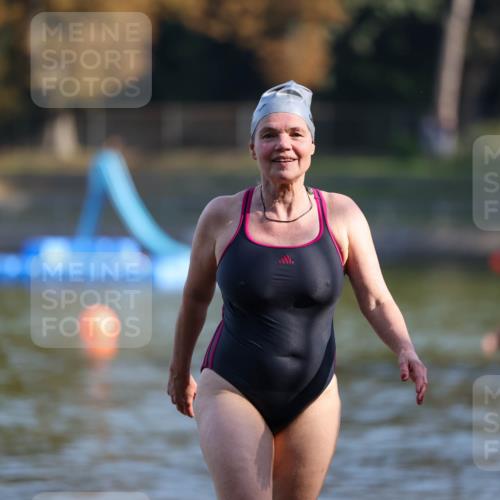 08.09.2024 - Stadtparktriathlon Michael Strokosch http://msf.ph/oto/7028954 08.09.2024 10:17:49 Schwimmen 327 meine-sportfotos.de