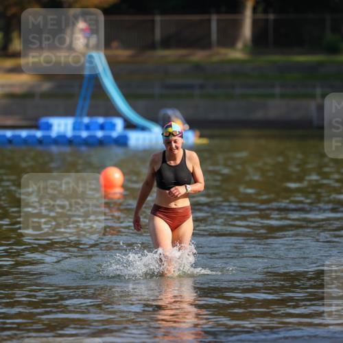 08.09.2024 - Stadtparktriathlon Michael Strokosch http://msf.ph/oto/7028961 08.09.2024 10:18:09 Schwimmen 355 meine-sportfotos.de