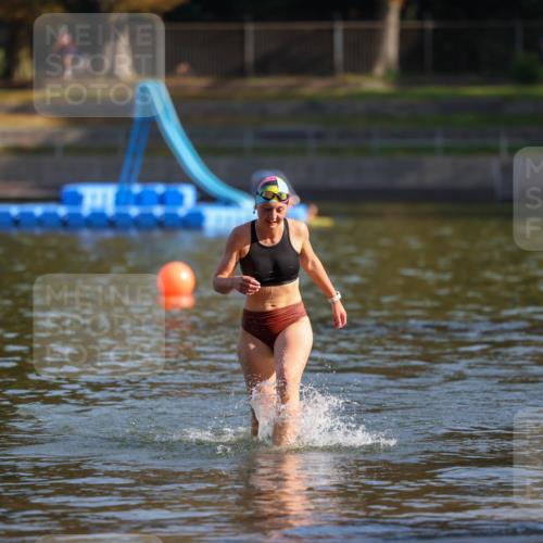 08.09.2024 - Stadtparktriathlon Michael Strokosch http://msf.ph/oto/7028964 08.09.2024 10:18:09 Schwimmen 355 meine-sportfotos.de