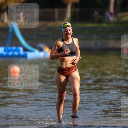 08.09.2024 - Stadtparktriathlon Michael Strokosch http://msf.ph/oto/7028976 08.09.2024 10:18:13 Schwimmen 355 meine-sportfotos.de