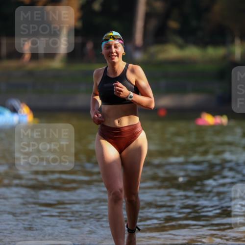 08.09.2024 - Stadtparktriathlon Michael Strokosch http://msf.ph/oto/7028983 08.09.2024 10:18:14 Schwimmen 355 meine-sportfotos.de