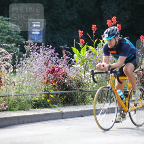 08.09.2024 - Stadtparktriathlon Zöllner http://msf.ph/oto/7028984 08.09.2024 11:05:27 Radfahren 418, 420, 475, 511, 519, 554 meine-sportfotos.de