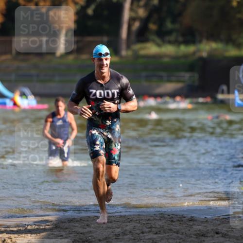 08.09.2024 - Stadtparktriathlon Michael Strokosch http://msf.ph/oto/7029058 08.09.2024 10:30:28 Schwimmen 373, 386 meine-sportfotos.de