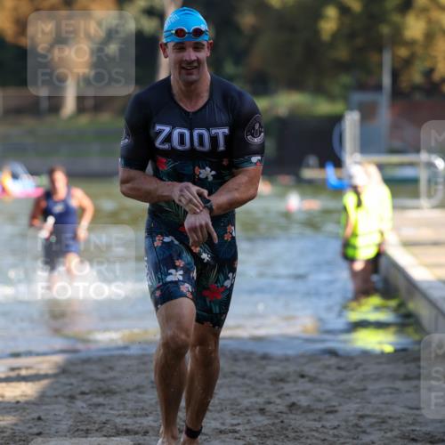08.09.2024 - Stadtparktriathlon Michael Strokosch http://msf.ph/oto/7029072 08.09.2024 10:30:30 Schwimmen 373, 386 meine-sportfotos.de
