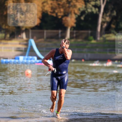 08.09.2024 - Stadtparktriathlon Michael Strokosch http://msf.ph/oto/7029079 08.09.2024 10:30:34 Schwimmen 373 meine-sportfotos.de