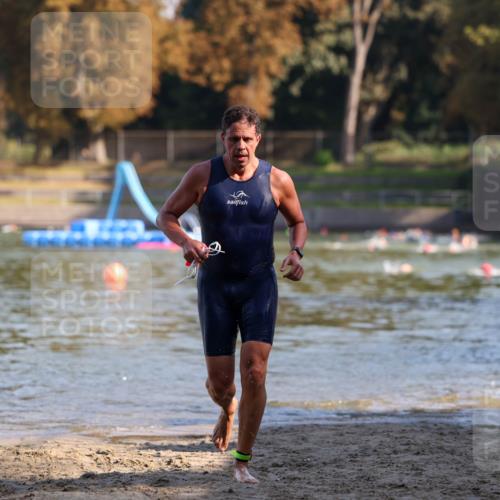 08.09.2024 - Stadtparktriathlon Michael Strokosch http://msf.ph/oto/7029097 08.09.2024 10:30:35 Schwimmen 373 meine-sportfotos.de