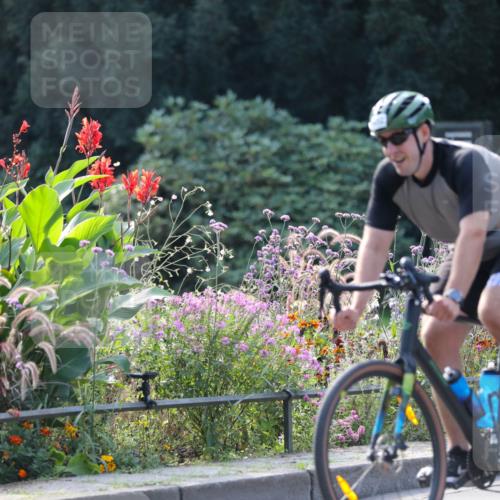 08.09.2024 - Stadtparktriathlon Zöllner http://msf.ph/oto/7029120 08.09.2024 11:06:10 Radfahren 394, 430, 452, 471, 533 meine-sportfotos.de