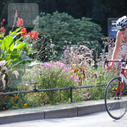 08.09.2024 - Stadtparktriathlon Zöllner http://msf.ph/oto/7029162 08.09.2024 11:06:33 Radfahren 390, 402 meine-sportfotos.de