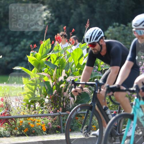08.09.2024 - Stadtparktriathlon Zöllner http://msf.ph/oto/7029198 08.09.2024 11:06:52 Radfahren 367, 371, 428, 501 meine-sportfotos.de