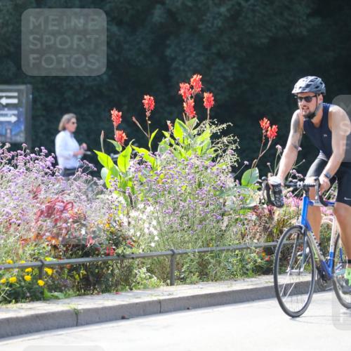08.09.2024 - Stadtparktriathlon Zöllner http://msf.ph/oto/7029211 08.09.2024 11:07:00 Radfahren 371, 404, 434, 462, 494, 501, 524 meine-sportfotos.de