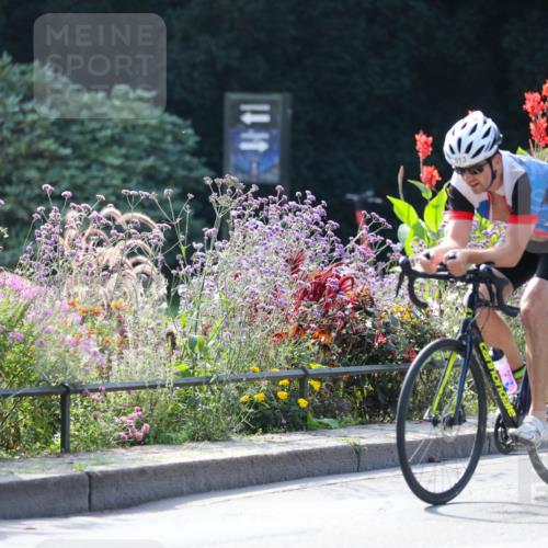 08.09.2024 - Stadtparktriathlon Zöllner http://msf.ph/oto/7029297 08.09.2024 11:07:45 Radfahren 384, 448, 506, 513, 526, 529, 549, 552 meine-sportfotos.de