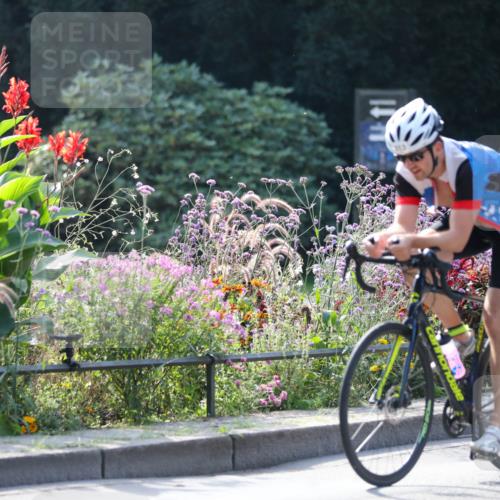 08.09.2024 - Stadtparktriathlon Zöllner http://msf.ph/oto/7029300 08.09.2024 11:07:45 Radfahren 384, 448, 506, 513, 526, 529, 549, 552 meine-sportfotos.de