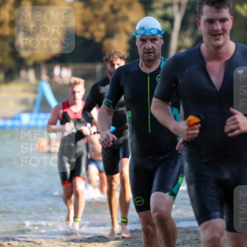08.09.2024 - Stadtparktriathlon Michael Strokosch http://msf.ph/oto/7029352 08.09.2024 10:32:19 Schwimmen 368, 372, 375, 389, 394, 407, 412, 421, 424, 425, 430, 437, 438, 440, 447, 452, 453 meine-sportfotos.de