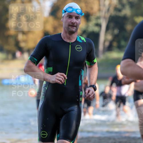 08.09.2024 - Stadtparktriathlon Michael Strokosch http://msf.ph/oto/7029356 08.09.2024 10:32:20 Schwimmen 368, 372, 375, 389, 394, 407, 412, 421, 424, 425, 430, 437, 438, 440, 447, 453 meine-sportfotos.de