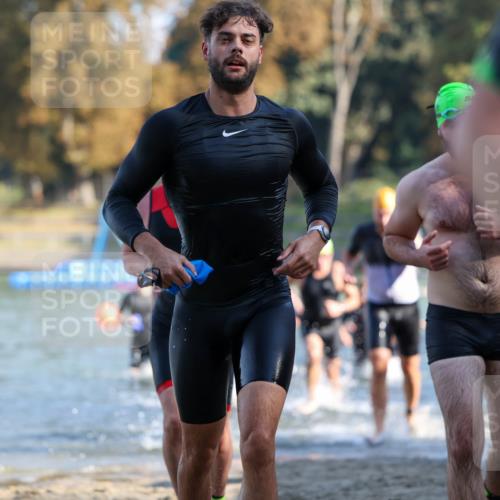 08.09.2024 - Stadtparktriathlon Michael Strokosch http://msf.ph/oto/7029364 08.09.2024 10:32:21 Schwimmen 368, 372, 375, 389, 394, 407, 412, 421, 425, 430, 437, 438, 440, 447, 453 meine-sportfotos.de