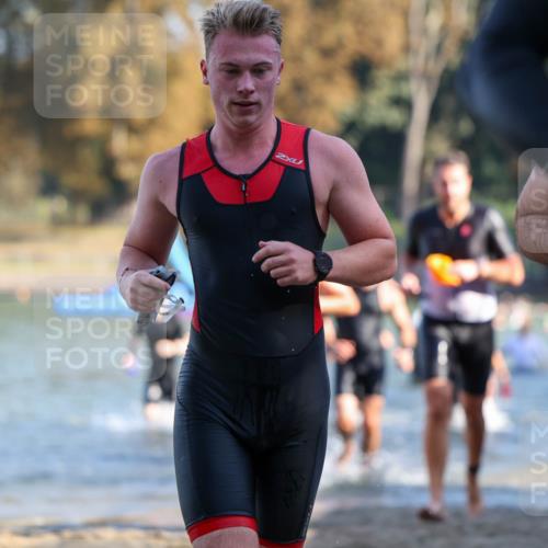 08.09.2024 - Stadtparktriathlon Michael Strokosch http://msf.ph/oto/7029372 08.09.2024 10:32:23 Schwimmen 368, 372, 375, 389, 394, 407, 412, 421, 425, 430, 437, 438, 447 meine-sportfotos.de