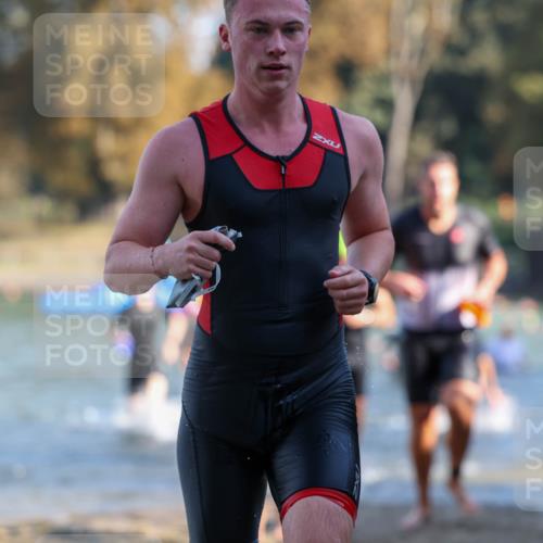 08.09.2024 - Stadtparktriathlon Michael Strokosch http://msf.ph/oto/7029374 08.09.2024 10:32:23 Schwimmen 368, 372, 375, 389, 394, 407, 412, 421, 425, 430, 437, 438, 447 meine-sportfotos.de