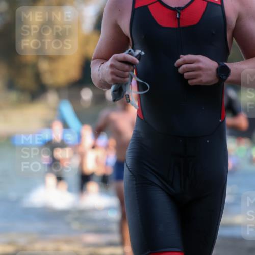 08.09.2024 - Stadtparktriathlon Michael Strokosch http://msf.ph/oto/7029382 08.09.2024 10:32:23 Schwimmen 368, 372, 375, 389, 394, 407, 412, 421, 425, 430, 437, 438, 447 meine-sportfotos.de