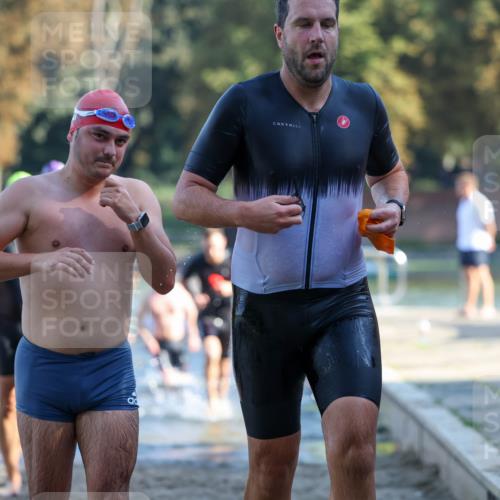08.09.2024 - Stadtparktriathlon Michael Strokosch http://msf.ph/oto/7029391 08.09.2024 10:32:25 Schwimmen 368, 372, 375, 389, 394, 403, 407, 421, 425, 438, 447 meine-sportfotos.de