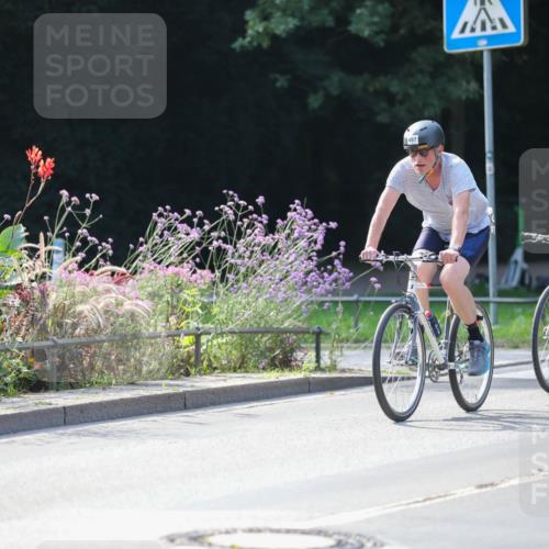 08.09.2024 - Stadtparktriathlon Zöllner http://msf.ph/oto/7029397 08.09.2024 11:08:25 Radfahren 415, 429, 470, 497, 500, 525, 542 meine-sportfotos.de