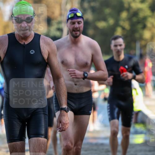 08.09.2024 - Stadtparktriathlon Michael Strokosch http://msf.ph/oto/7029414 08.09.2024 10:32:29 Schwimmen 372, 375, 389, 403, 407, 418, 421, 425, 438, 447, 459 meine-sportfotos.de