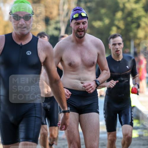 08.09.2024 - Stadtparktriathlon Michael Strokosch http://msf.ph/oto/7029416 08.09.2024 10:32:29 Schwimmen 372, 375, 389, 403, 407, 418, 421, 425, 438, 447, 459 meine-sportfotos.de