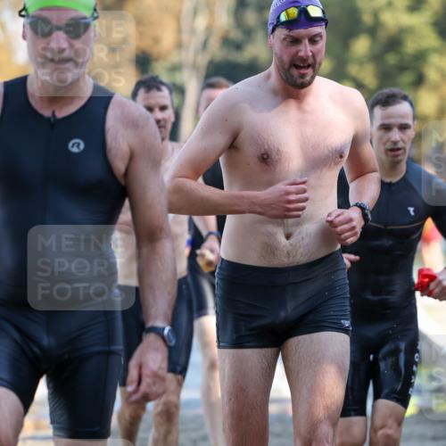 08.09.2024 - Stadtparktriathlon Michael Strokosch http://msf.ph/oto/7029419 08.09.2024 10:32:29 Schwimmen 372, 375, 389, 403, 407, 418, 421, 425, 438, 447, 459 meine-sportfotos.de