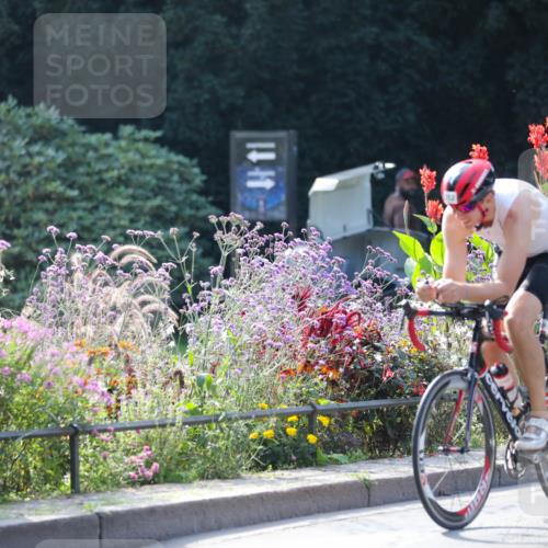 08.09.2024 - Stadtparktriathlon Zöllner http://msf.ph/oto/7029428 08.09.2024 11:08:42 Radfahren 380, 392, 543 meine-sportfotos.de
