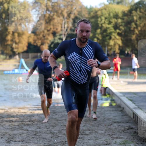 08.09.2024 - Stadtparktriathlon Michael Strokosch http://msf.ph/oto/7029431 08.09.2024 10:32:32 Schwimmen 375, 389, 390, 403, 418, 421, 438, 447, 459 meine-sportfotos.de