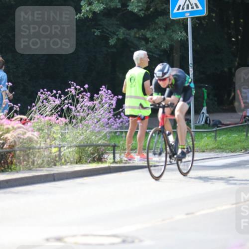 08.09.2024 - Stadtparktriathlon Zöllner http://msf.ph/oto/7029444 08.09.2024 11:08:55 Radfahren 366, 380, 385, 440, 447, 498, 527, 821 meine-sportfotos.de