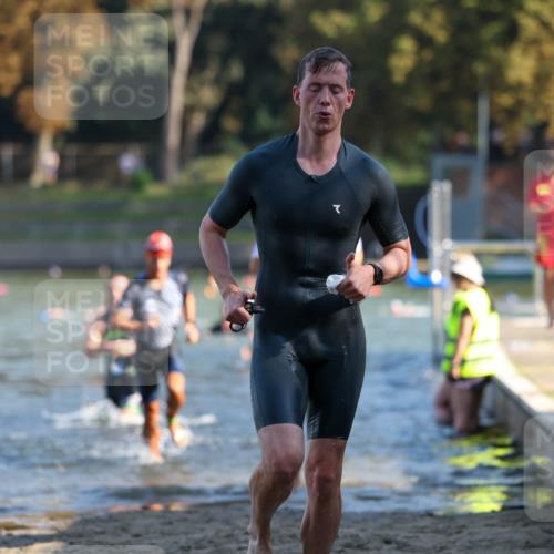08.09.2024 - Stadtparktriathlon Michael Strokosch http://msf.ph/oto/7029458 08.09.2024 10:32:37 Schwimmen 382, 390, 403, 418, 459 meine-sportfotos.de