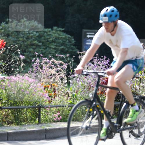08.09.2024 - Stadtparktriathlon Zöllner http://msf.ph/oto/7029461 08.09.2024 11:09:06 Radfahren 372, 381, 417, 422, 440, 447, 469, 472, 498, 527, 562 meine-sportfotos.de