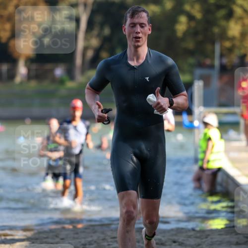 08.09.2024 - Stadtparktriathlon Michael Strokosch http://msf.ph/oto/7029462 08.09.2024 10:32:37 Schwimmen 382, 390, 403, 418, 459 meine-sportfotos.de