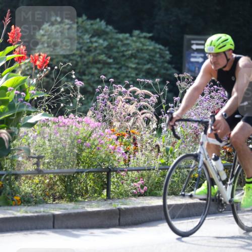08.09.2024 - Stadtparktriathlon Zöllner http://msf.ph/oto/7029483 08.09.2024 11:09:13 Radfahren 372, 381, 417, 422, 472, 478, 562 meine-sportfotos.de