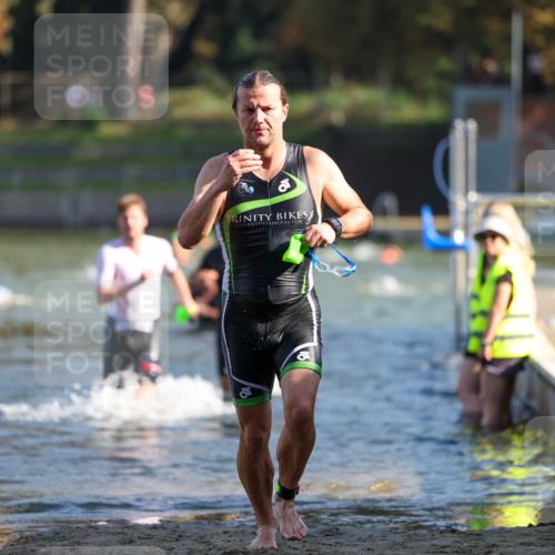 08.09.2024 - Stadtparktriathlon Michael Strokosch http://msf.ph/oto/7029488 08.09.2024 10:32:43 Schwimmen 382, 390, 396 meine-sportfotos.de
