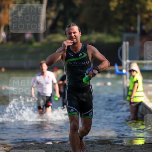 08.09.2024 - Stadtparktriathlon Michael Strokosch http://msf.ph/oto/7029494 08.09.2024 10:32:44 Schwimmen 382, 390, 396 meine-sportfotos.de