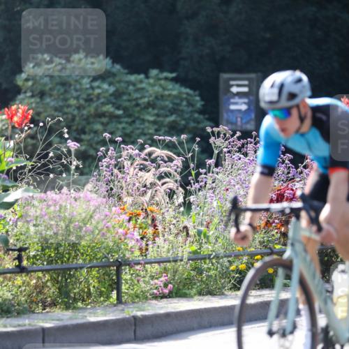 08.09.2024 - Stadtparktriathlon Zöllner http://msf.ph/oto/7029498 08.09.2024 11:09:27 Radfahren 393, 445, 458, 479, 484, 493, 535, 537, 550 meine-sportfotos.de