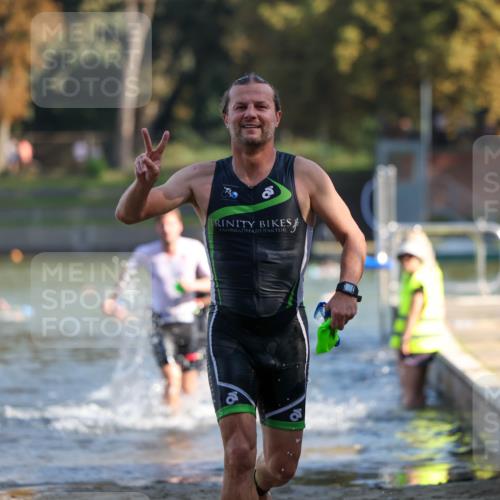 08.09.2024 - Stadtparktriathlon Michael Strokosch http://msf.ph/oto/7029505 08.09.2024 10:32:44 Schwimmen 382, 390, 396 meine-sportfotos.de