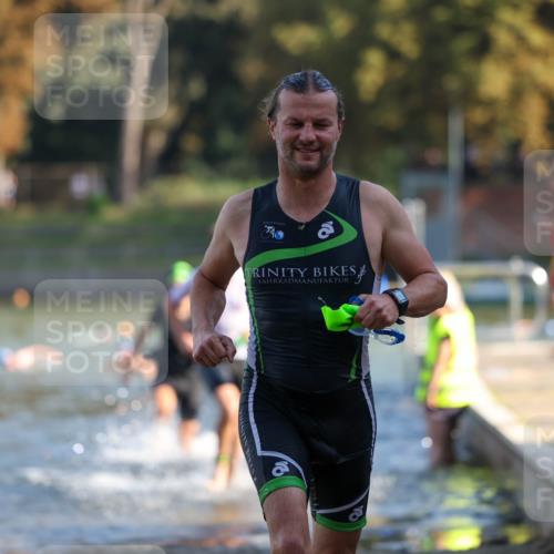 08.09.2024 - Stadtparktriathlon Michael Strokosch http://msf.ph/oto/7029512 08.09.2024 10:32:45 Schwimmen 382, 390, 396 meine-sportfotos.de