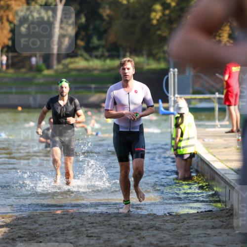 08.09.2024 - Stadtparktriathlon Michael Strokosch http://msf.ph/oto/7029515 08.09.2024 10:32:47 Schwimmen 382, 390, 396 meine-sportfotos.de