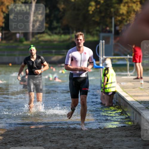 08.09.2024 - Stadtparktriathlon Michael Strokosch http://msf.ph/oto/7029518 08.09.2024 10:32:47 Schwimmen 382, 390, 396 meine-sportfotos.de